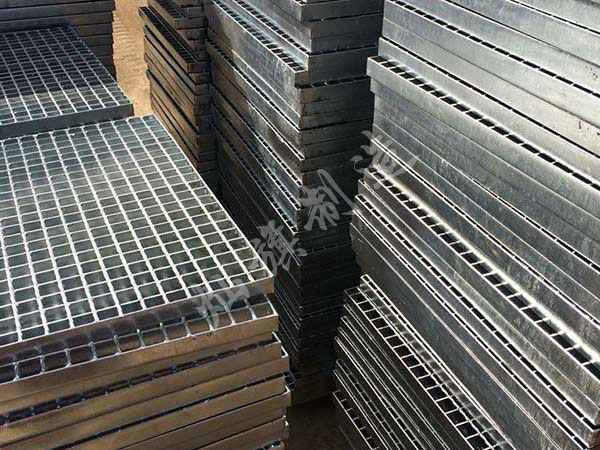 內(nèi)蒙電鍍鋅鋼格柵圖片2