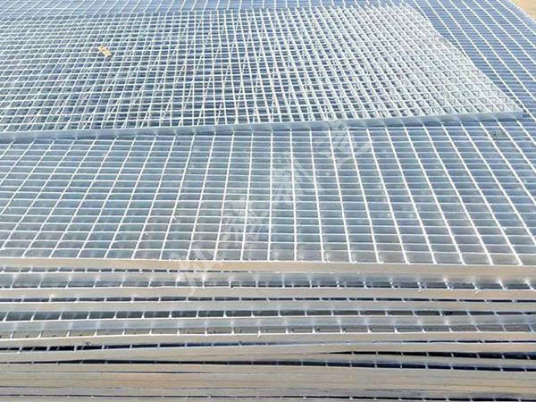 內(nèi)蒙電鍍鋅鋼格柵圖片4